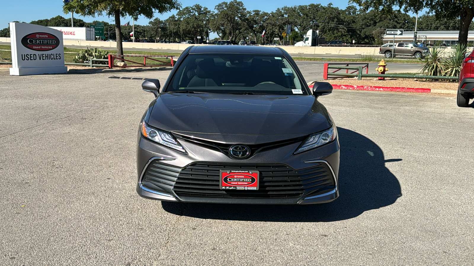 2023 Toyota Camry XLE 2