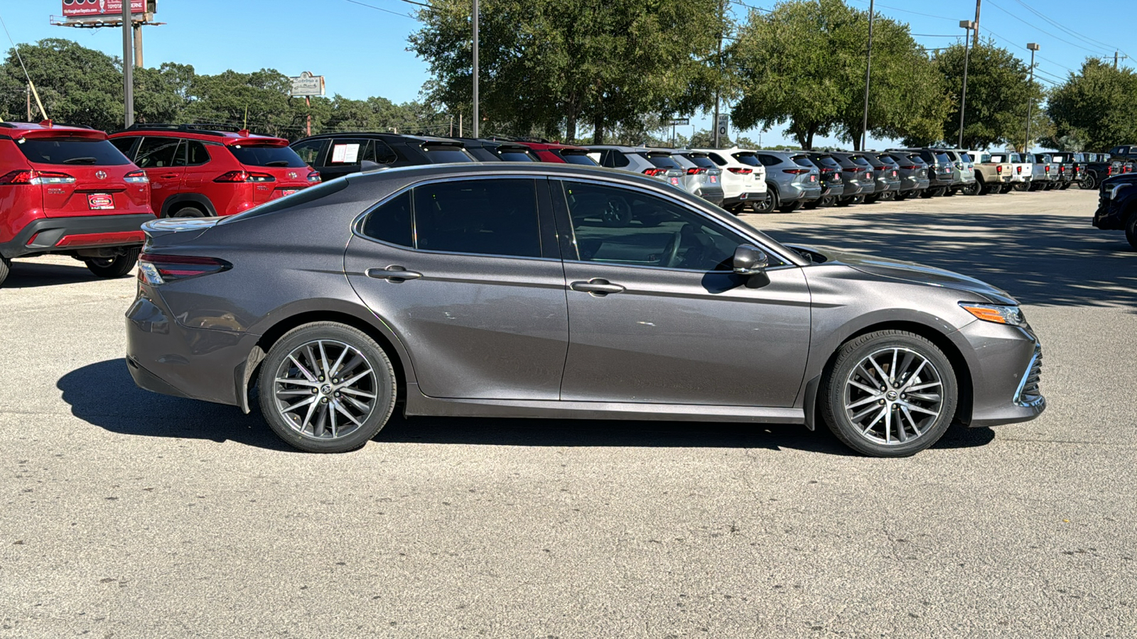 2023 Toyota Camry XLE 8