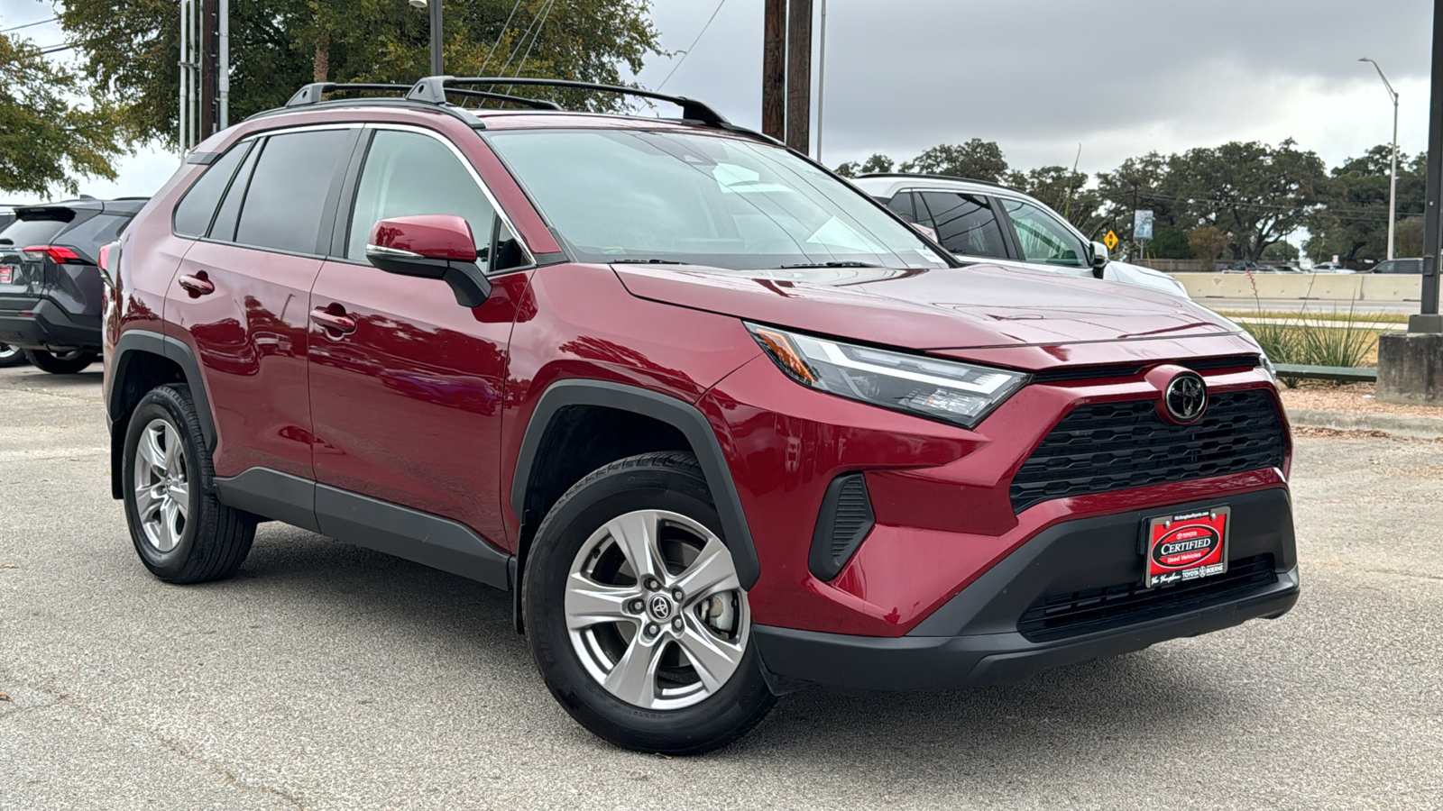 2023 Toyota RAV4 XLE 2