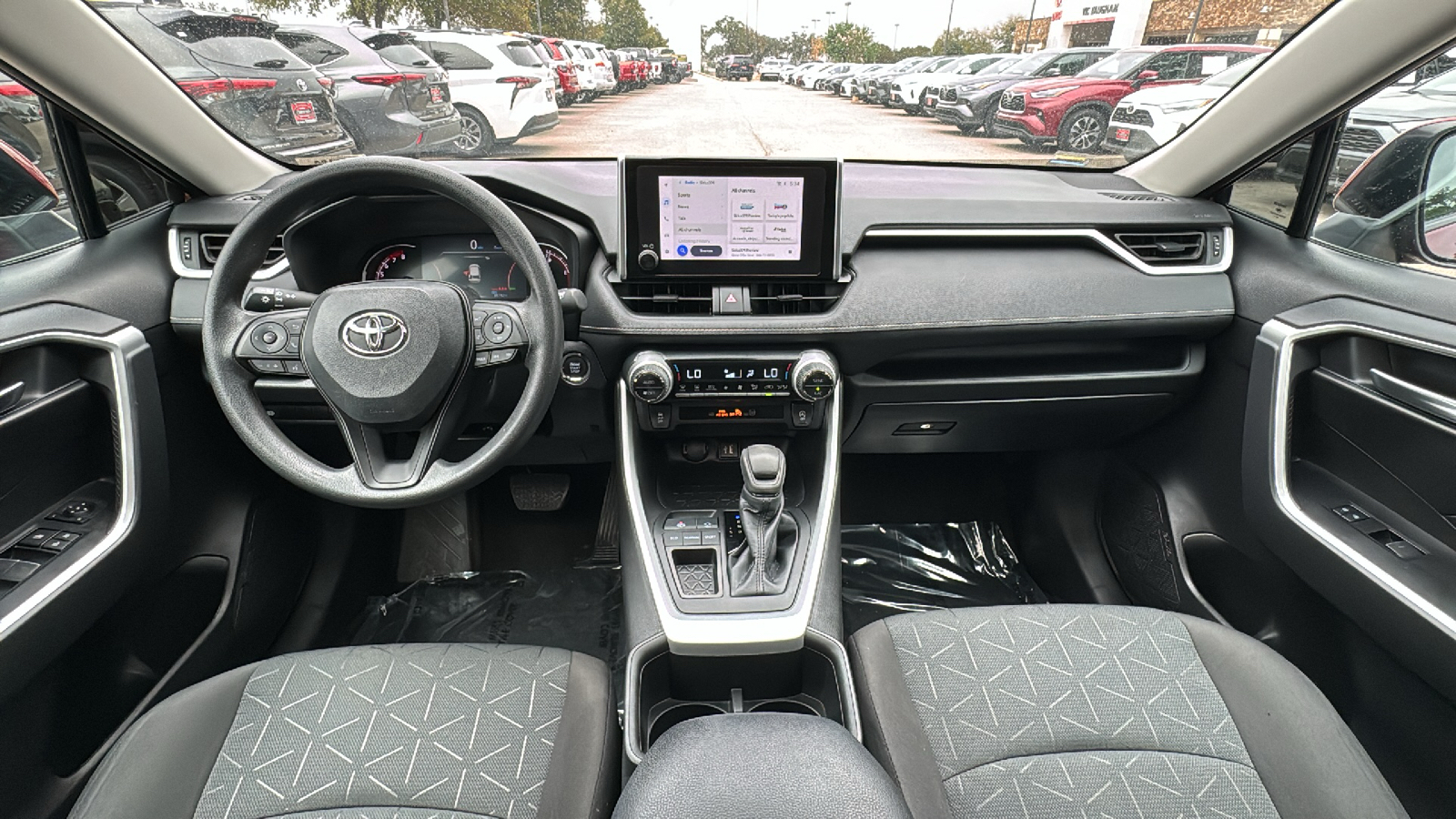 2023 Toyota RAV4 XLE 27