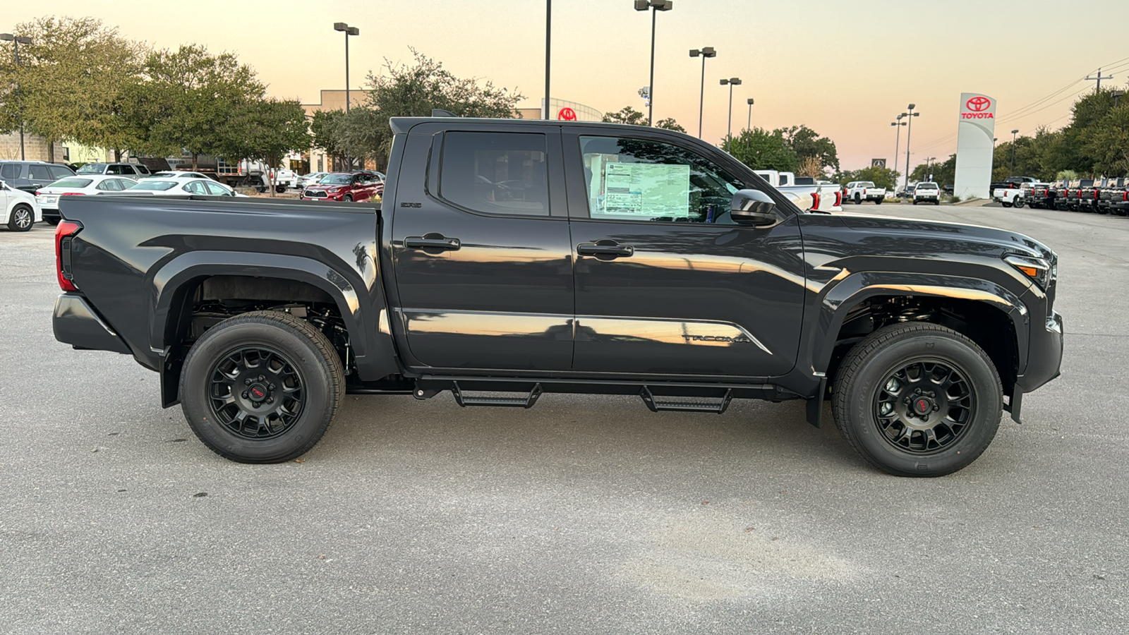 2024 Toyota Tacoma SR5 8