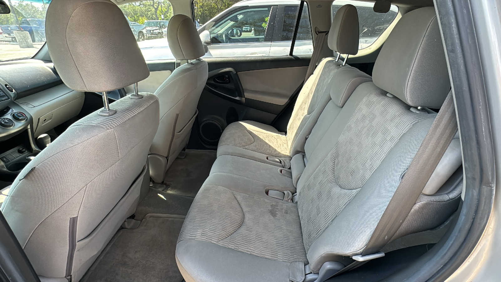 2012 Toyota RAV4 Base 8