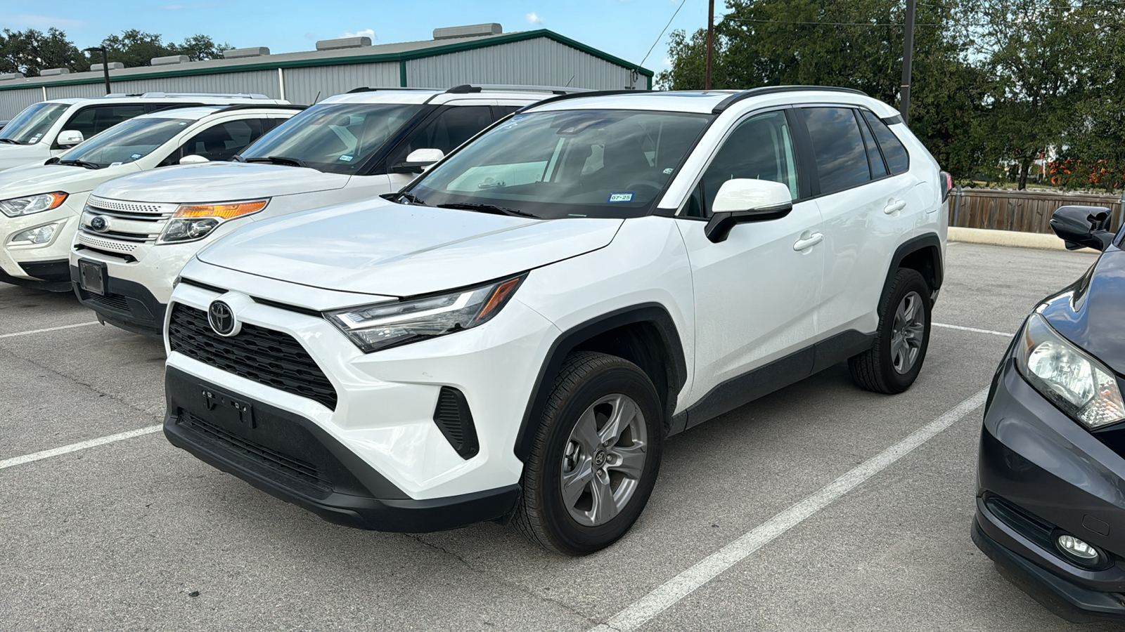 2024 Toyota RAV4 XLE 3