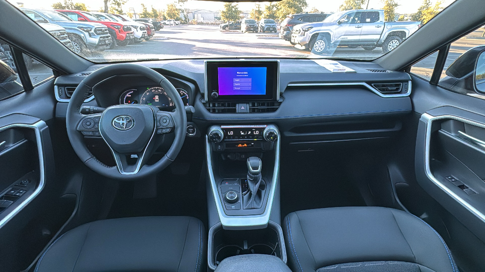 2024 Toyota RAV4 Hybrid SE 16