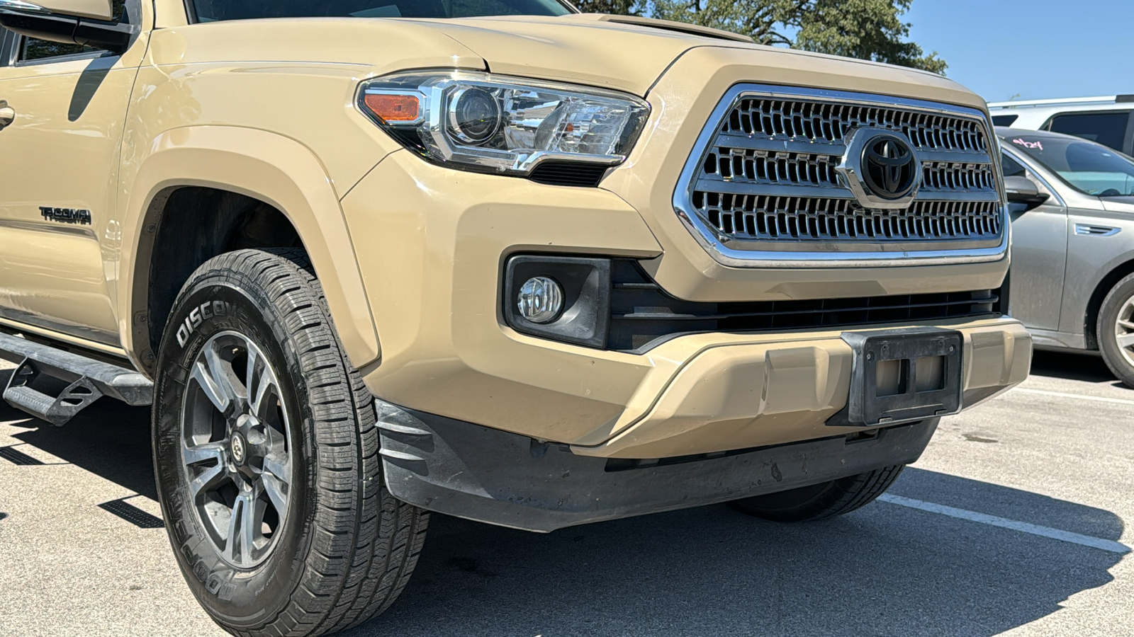 2017 Toyota Tacoma TRD Sport 9