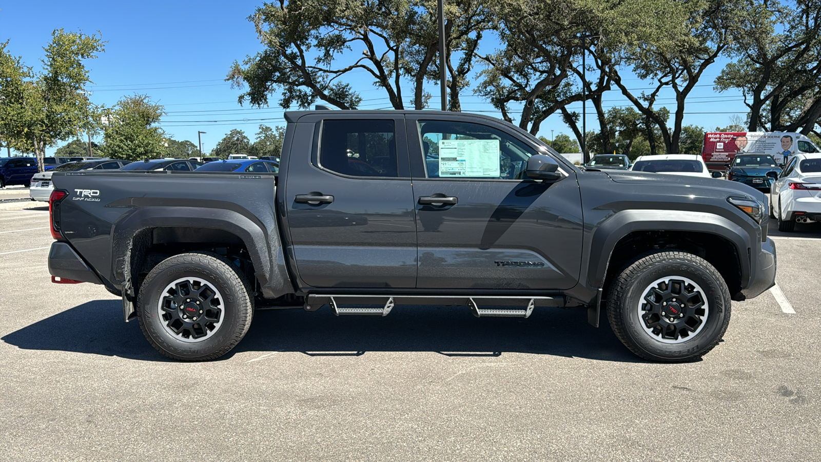 2024 Toyota Tacoma TRD Off-Road 8