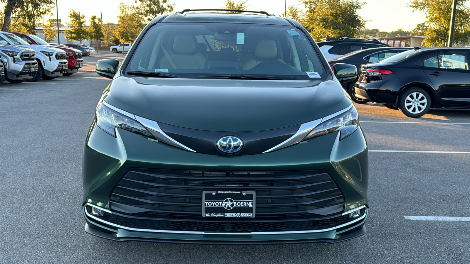 2024 Toyota Sienna XLE 3