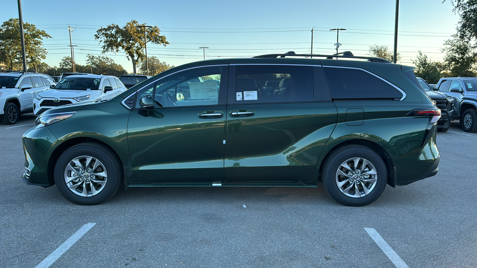 2024 Toyota Sienna XLE 5