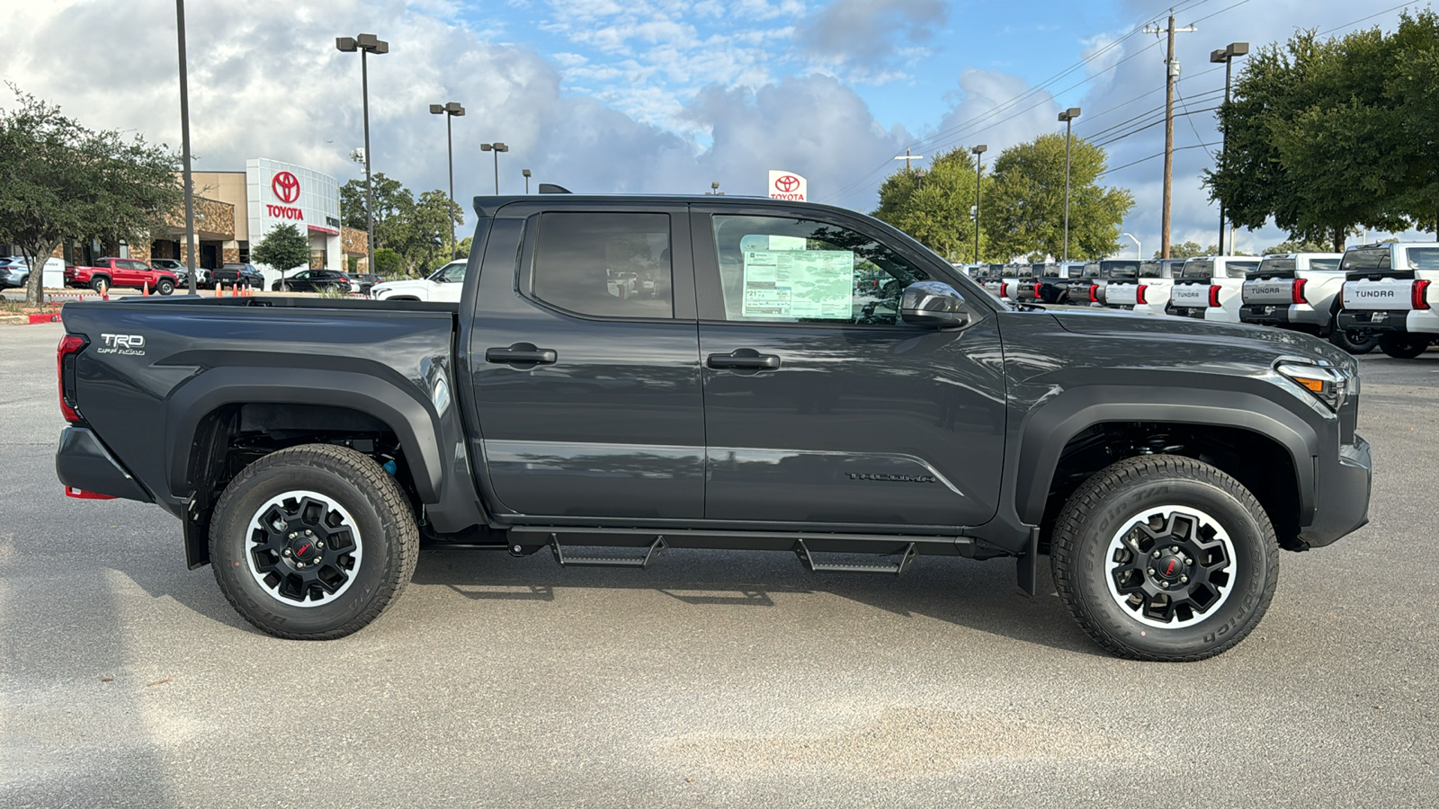 2024 Toyota Tacoma TRD Off-Road 8