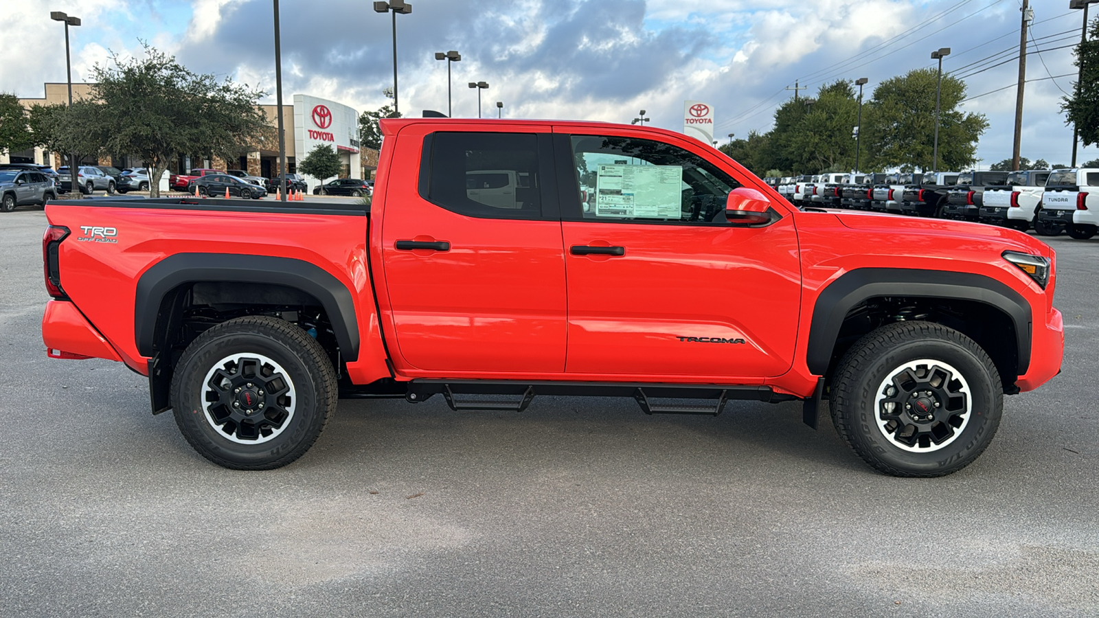 2024 Toyota Tacoma TRD Off-Road 8