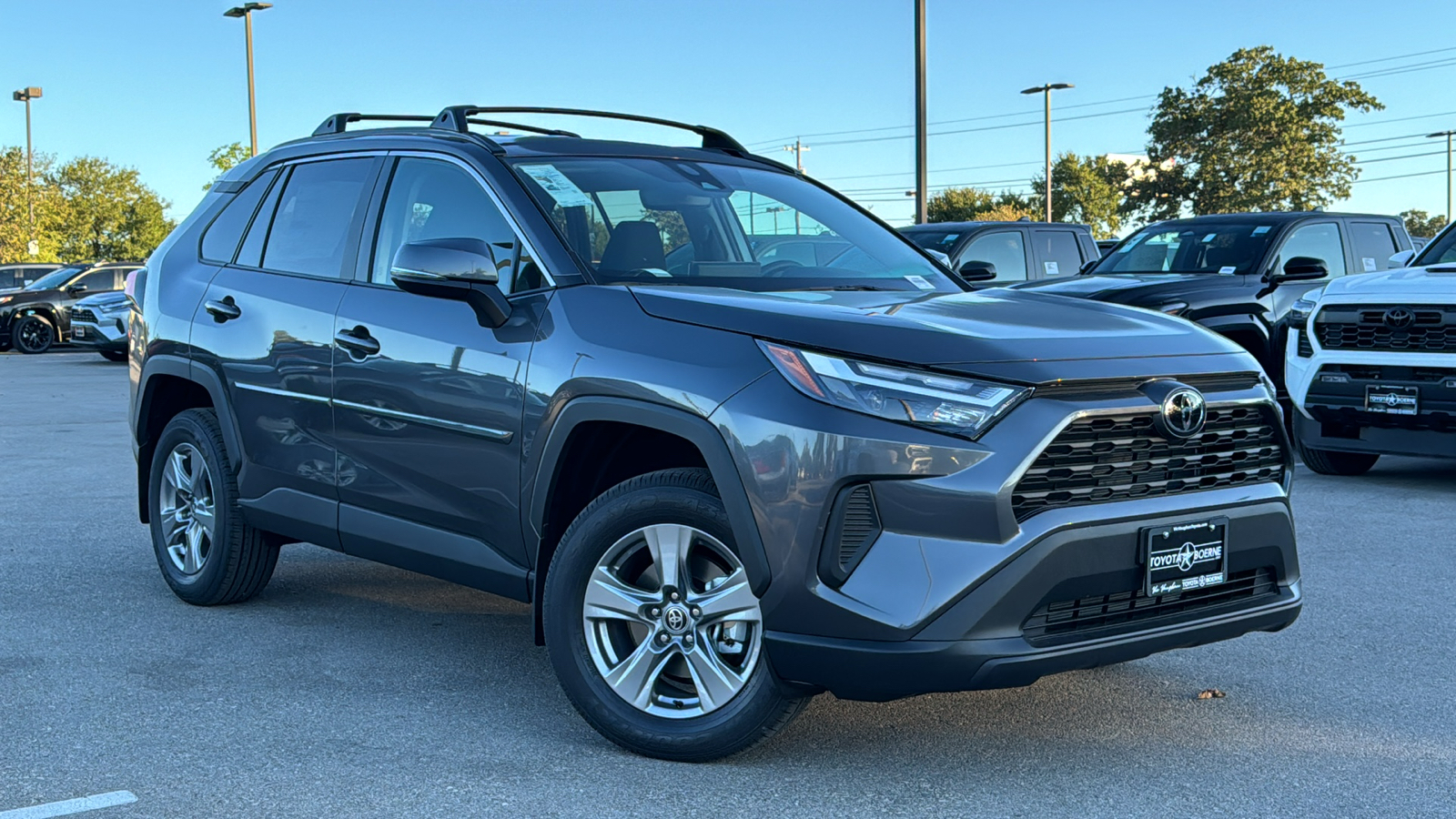 2024 Toyota RAV4 XLE 24