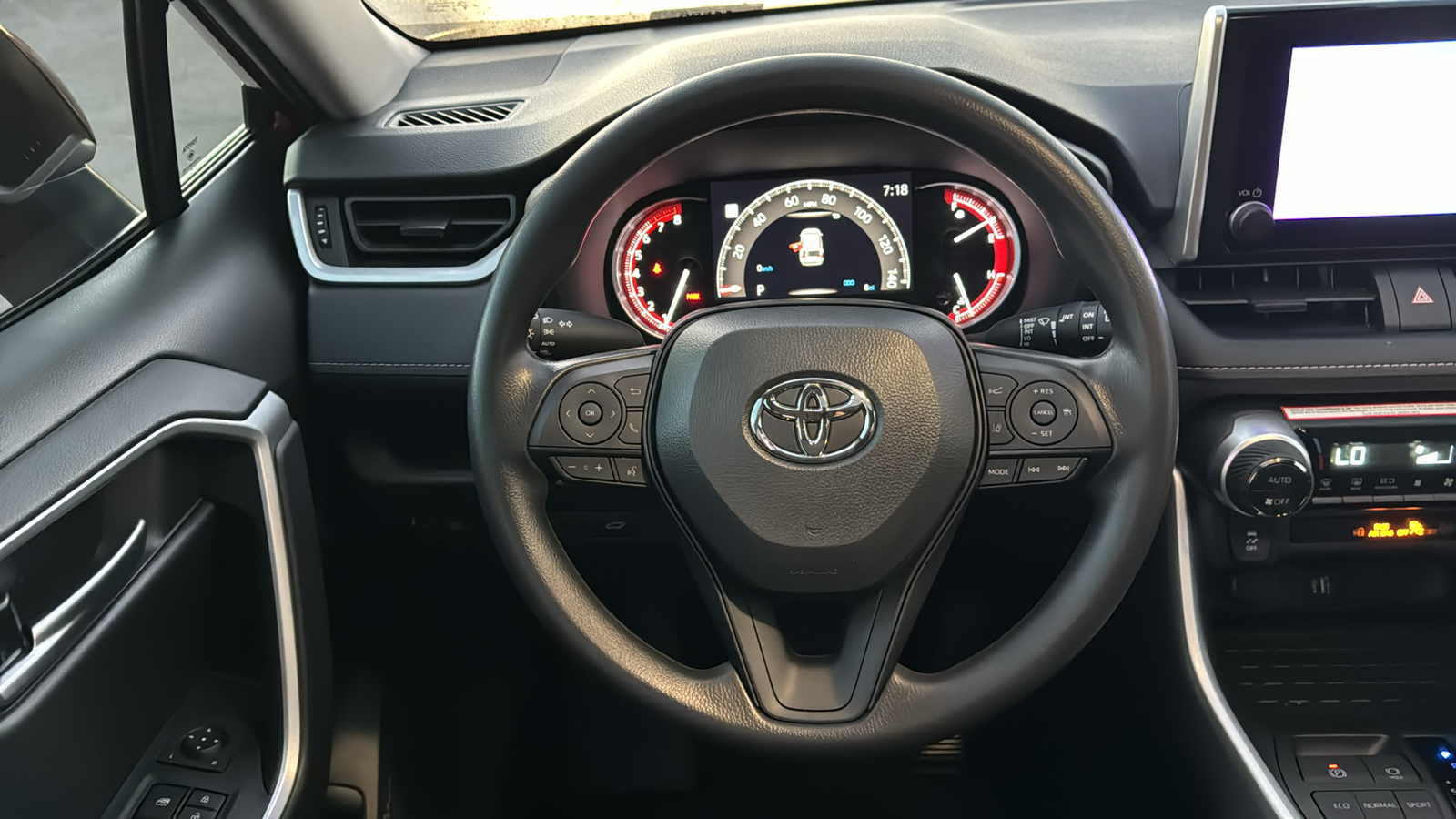 2024 Toyota RAV4 XLE 17