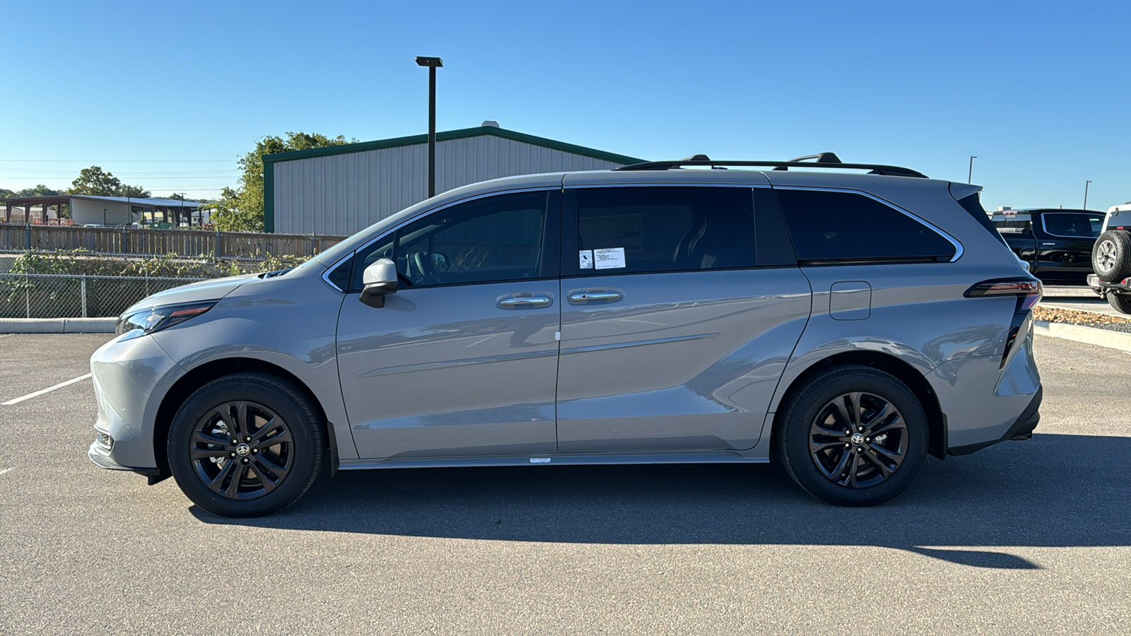 2024 Toyota Sienna Woodland Edition 4