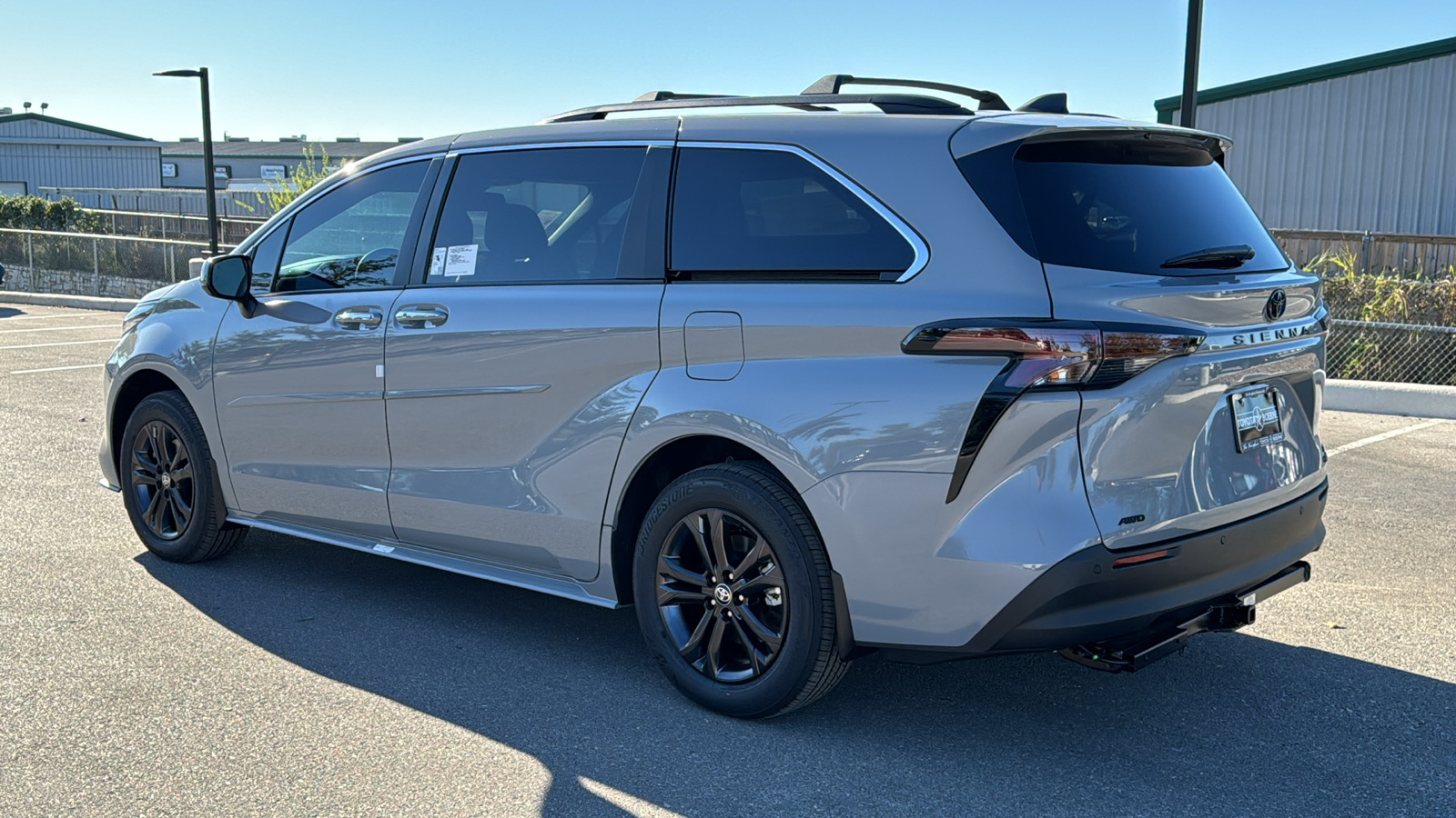 2024 Toyota Sienna Woodland Edition 5