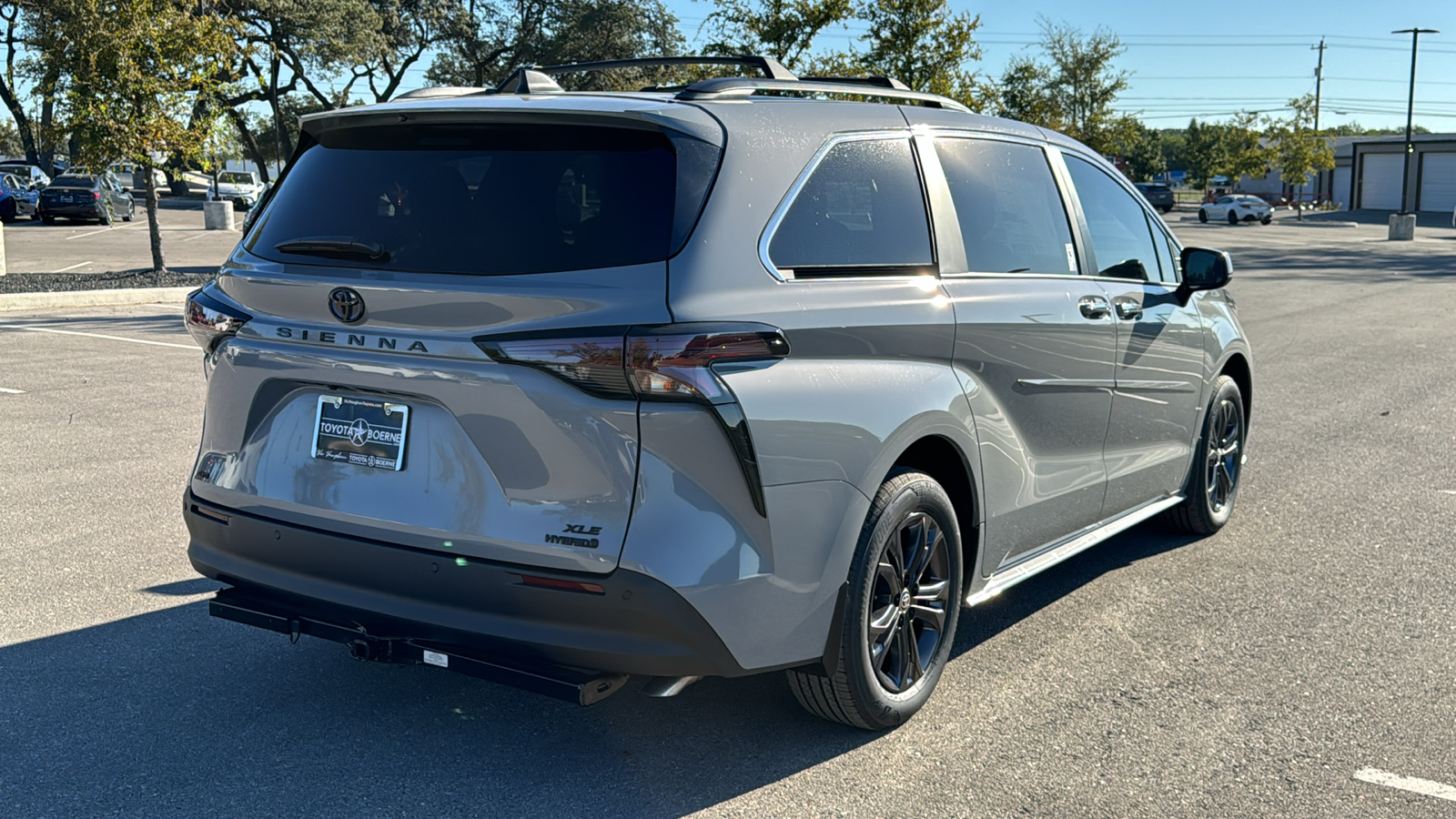 2024 Toyota Sienna Woodland Edition 7