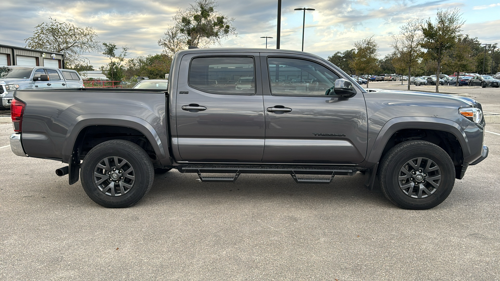 2022 Toyota Tacoma SR5 8