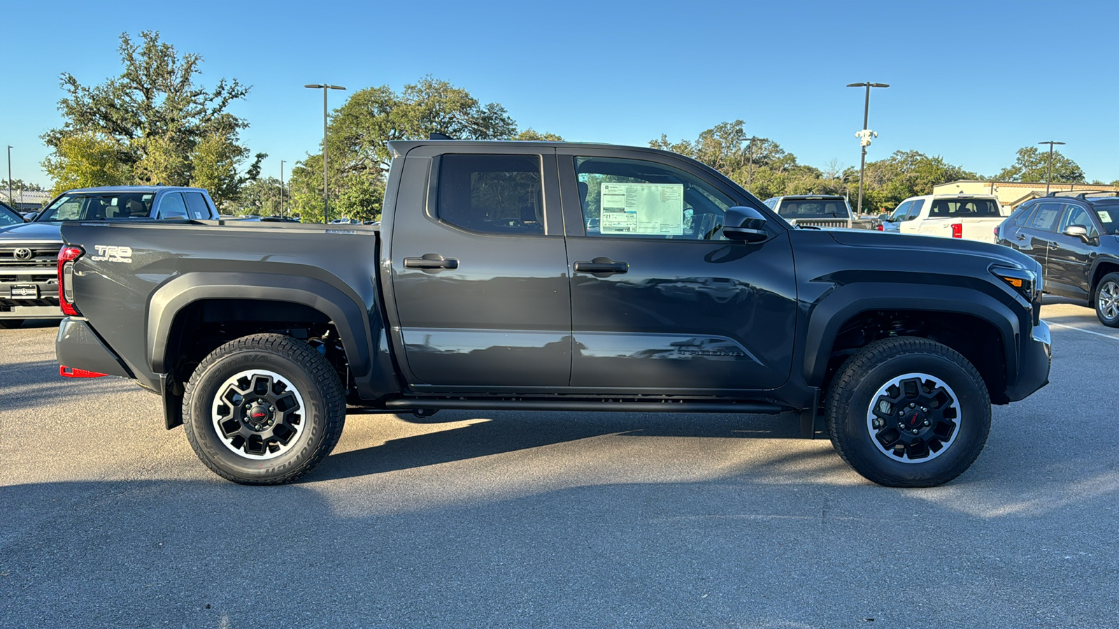 2024 Toyota Tacoma TRD Off-Road 8