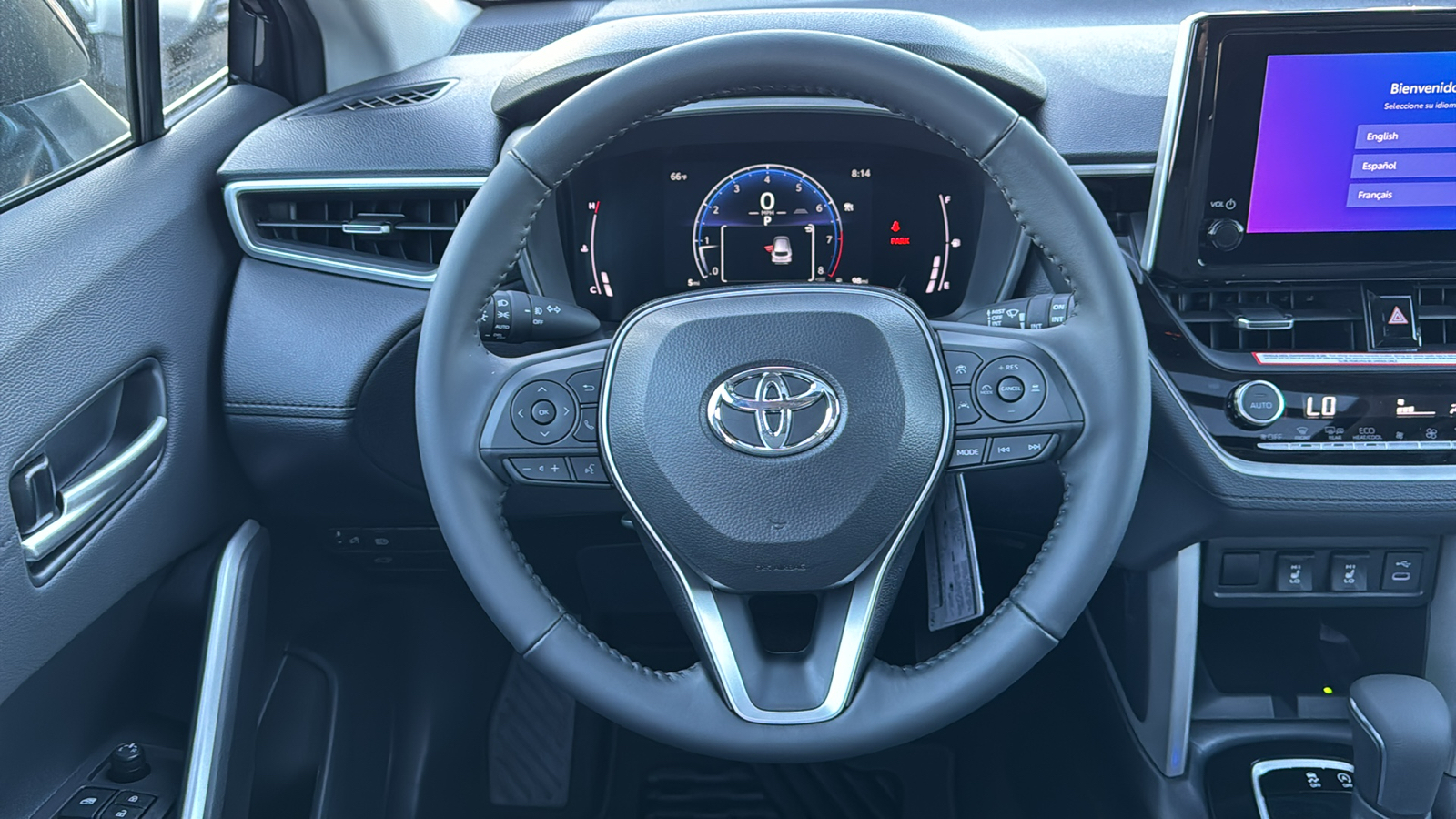 2024 Toyota Corolla Cross XLE 18