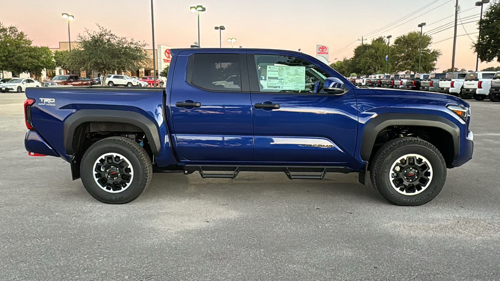 2024 Toyota Tacoma TRD Off-Road 9