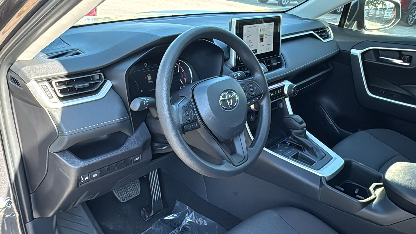 2024 Toyota RAV4 XLE 12