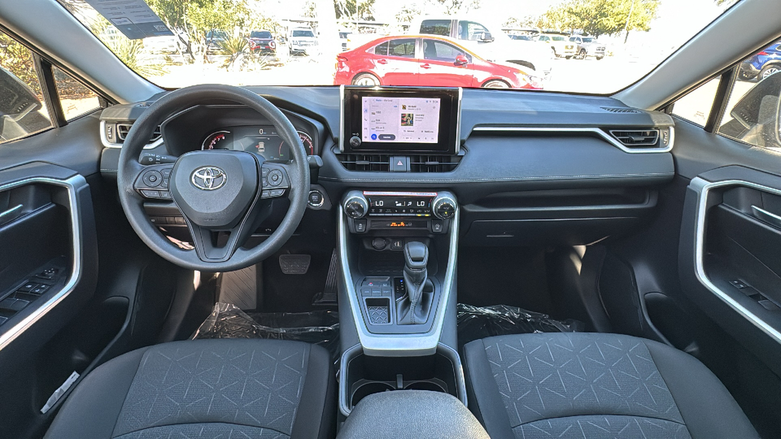 2024 Toyota RAV4 XLE 26