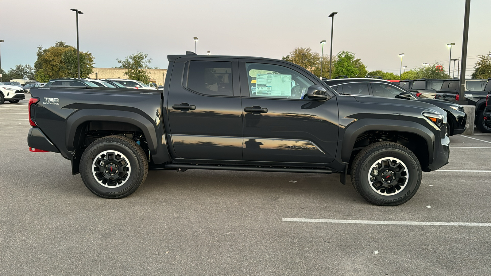 2024 Toyota Tacoma TRD Off-Road 8