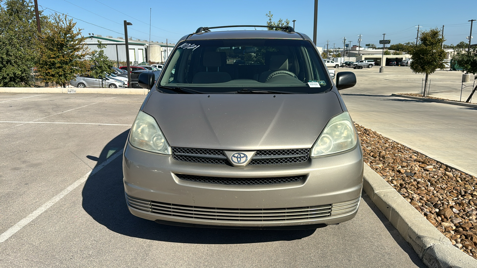 2004 Toyota Sienna LE 2