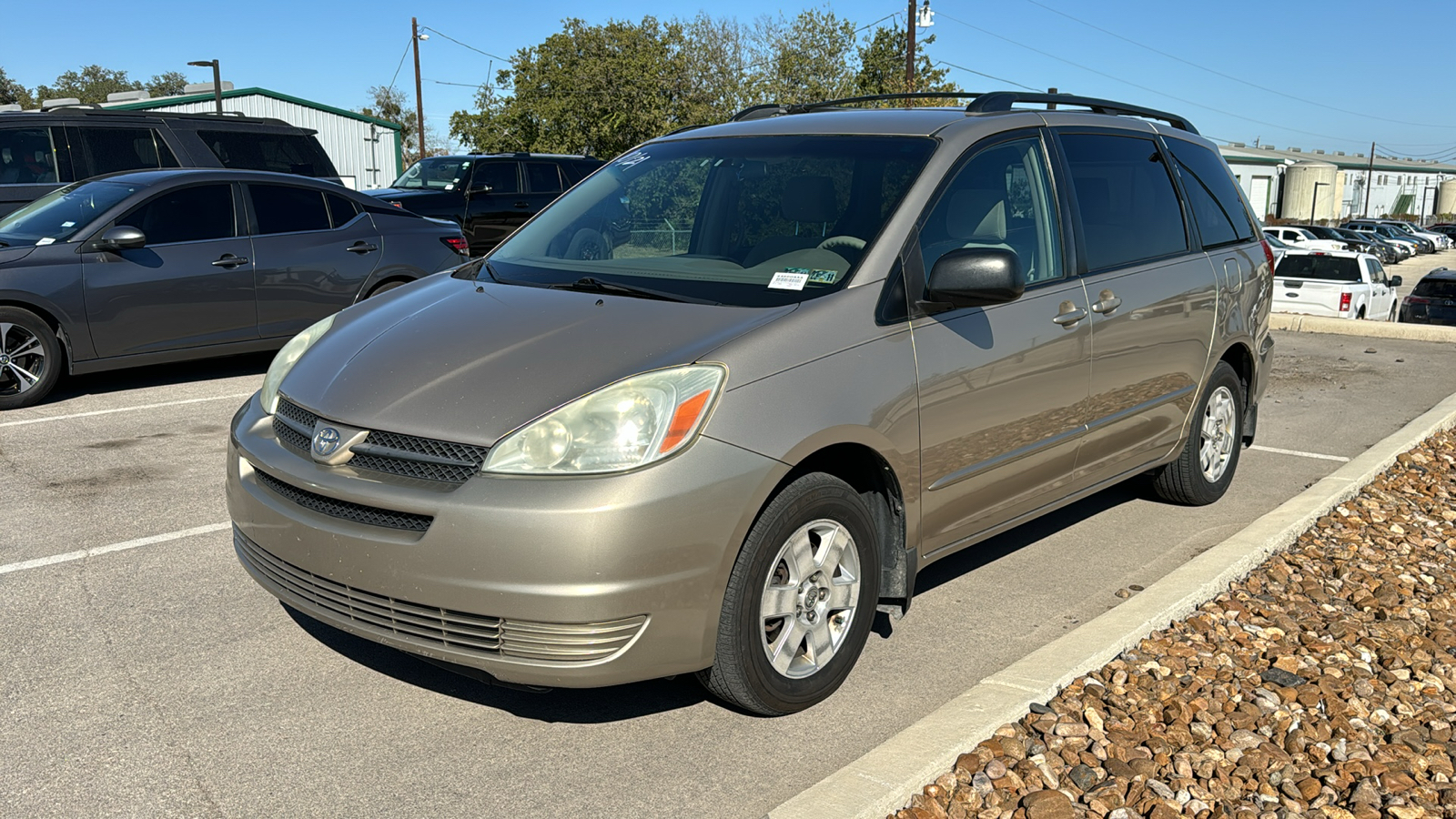 2004 Toyota Sienna LE 3