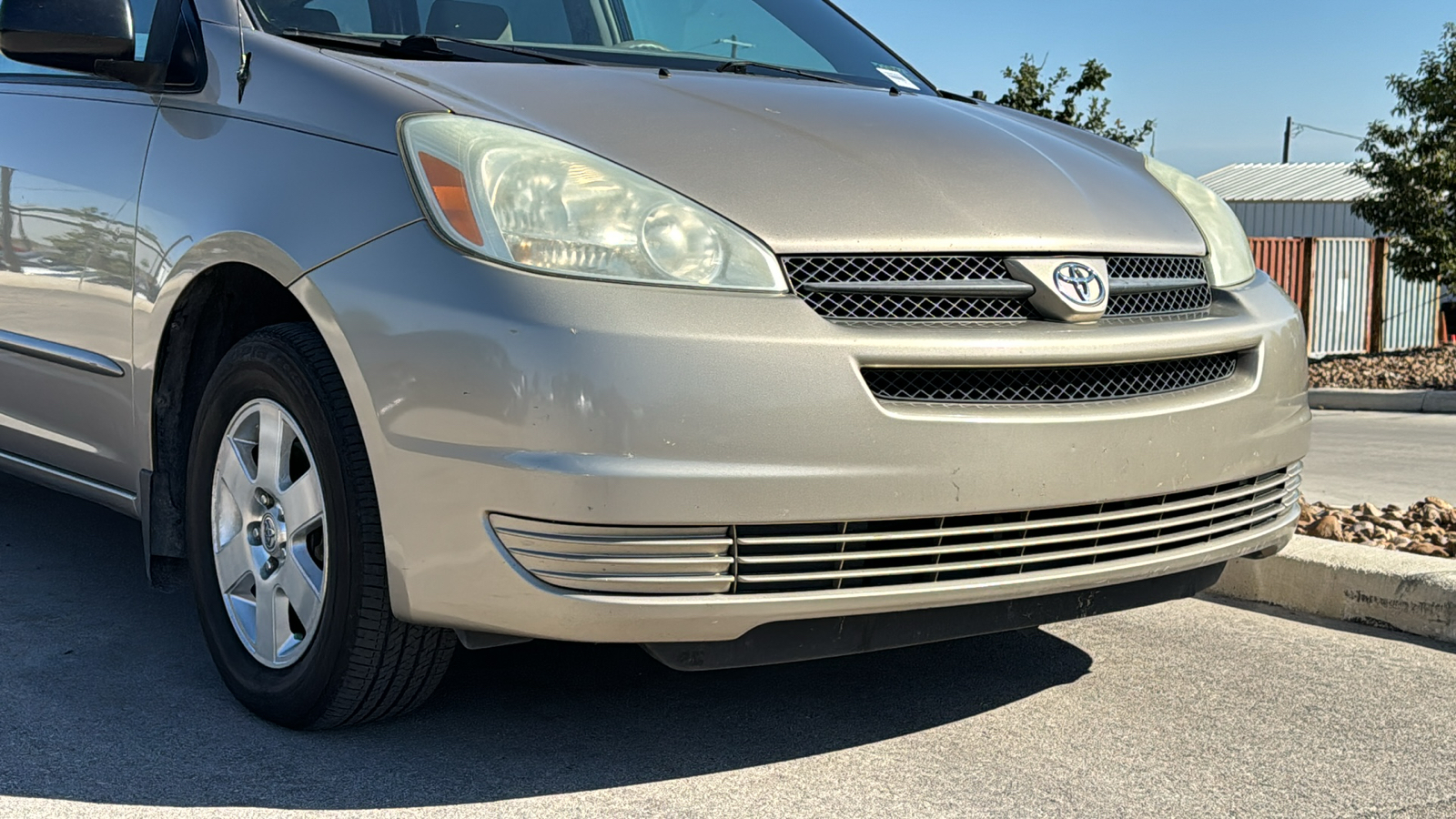 2004 Toyota Sienna LE 9