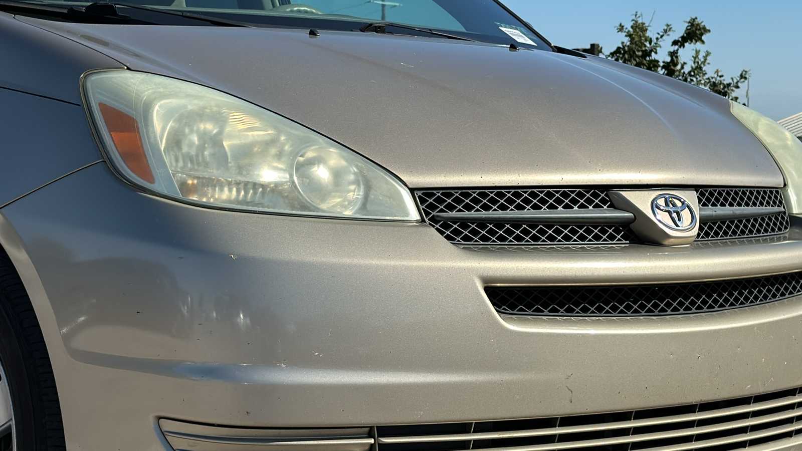 2004 Toyota Sienna LE 10