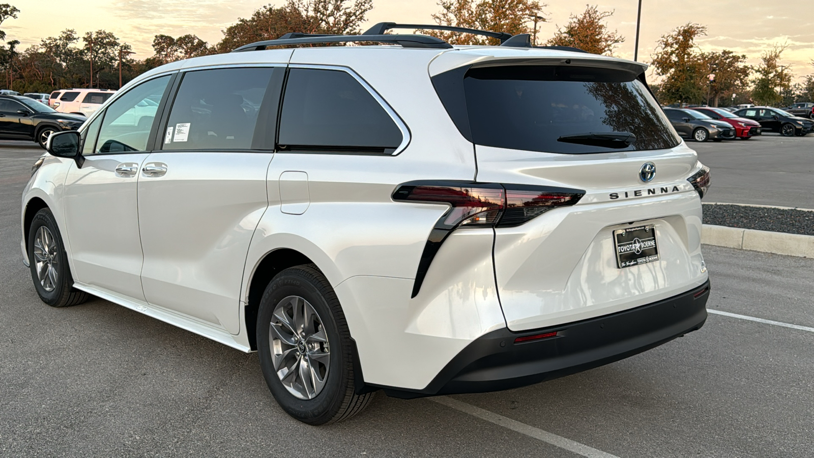 2024 Toyota Sienna XLE 5