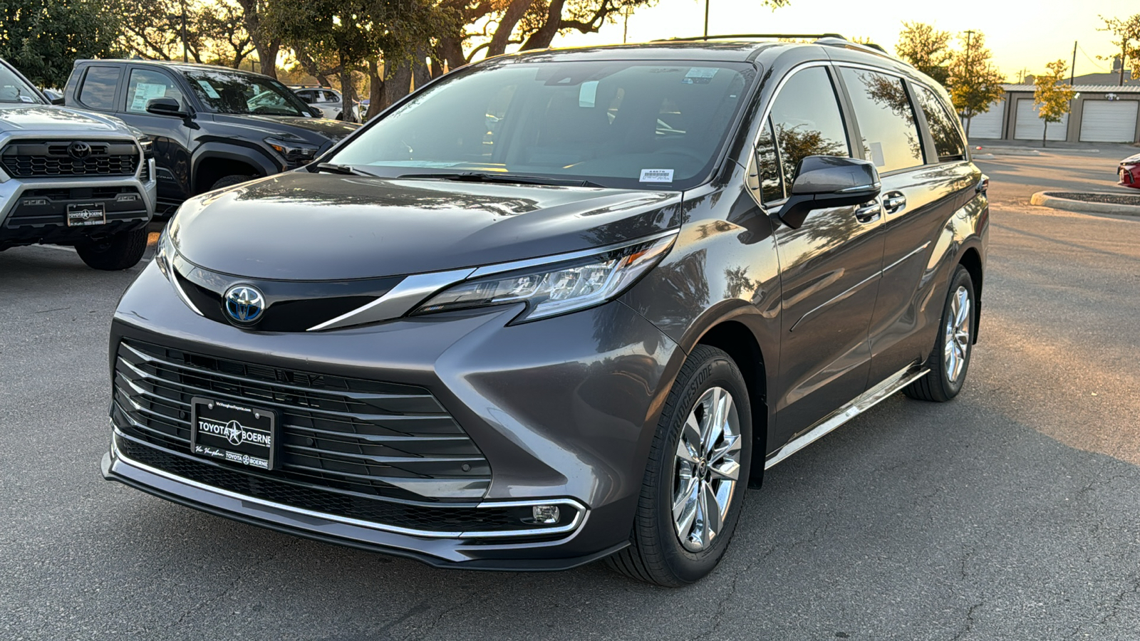 2024 Toyota Sienna Limited 3