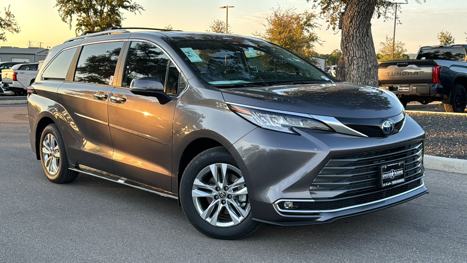 2024 Toyota Sienna Limited 25