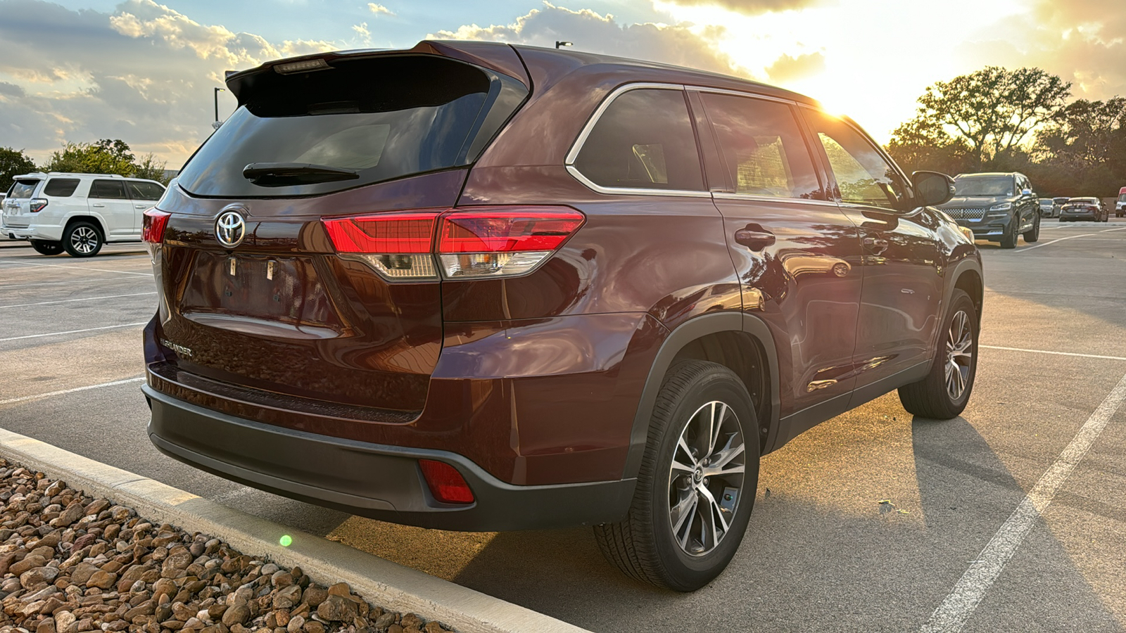 2019 Toyota Highlander LE 6