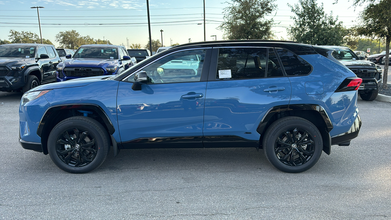 2024 Toyota RAV4 Hybrid XSE 4