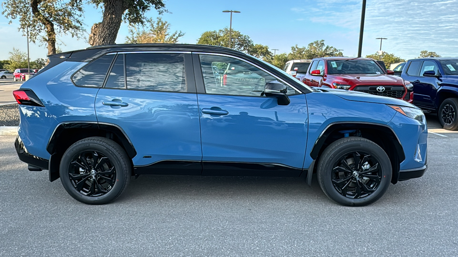 2024 Toyota RAV4 Hybrid XSE 8