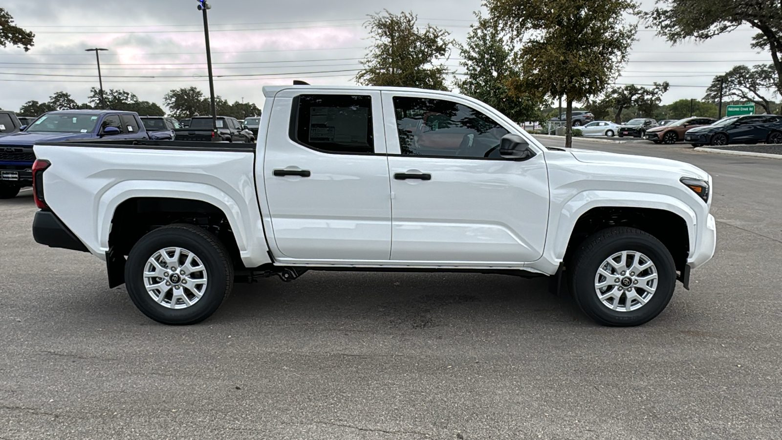 2024 Toyota Tacoma SR 8