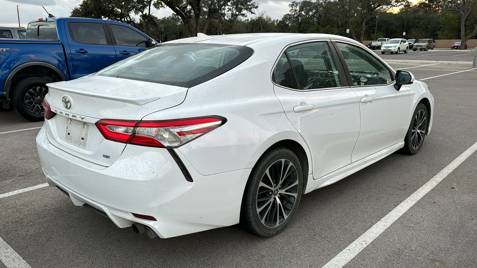 2020 Toyota Camry SE 6