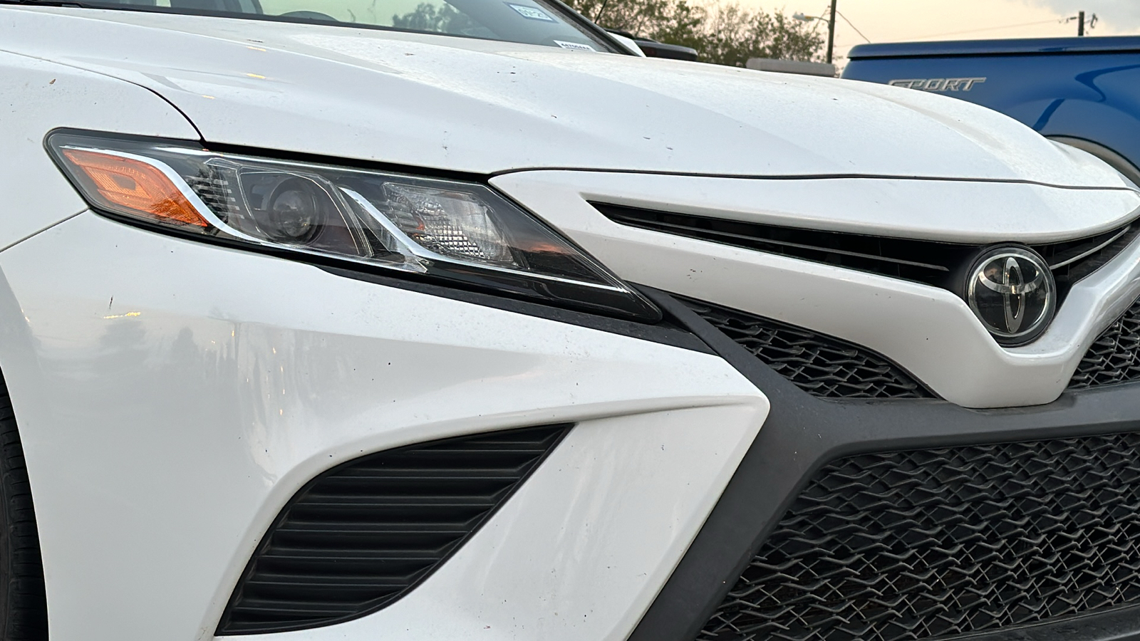 2020 Toyota Camry SE 10