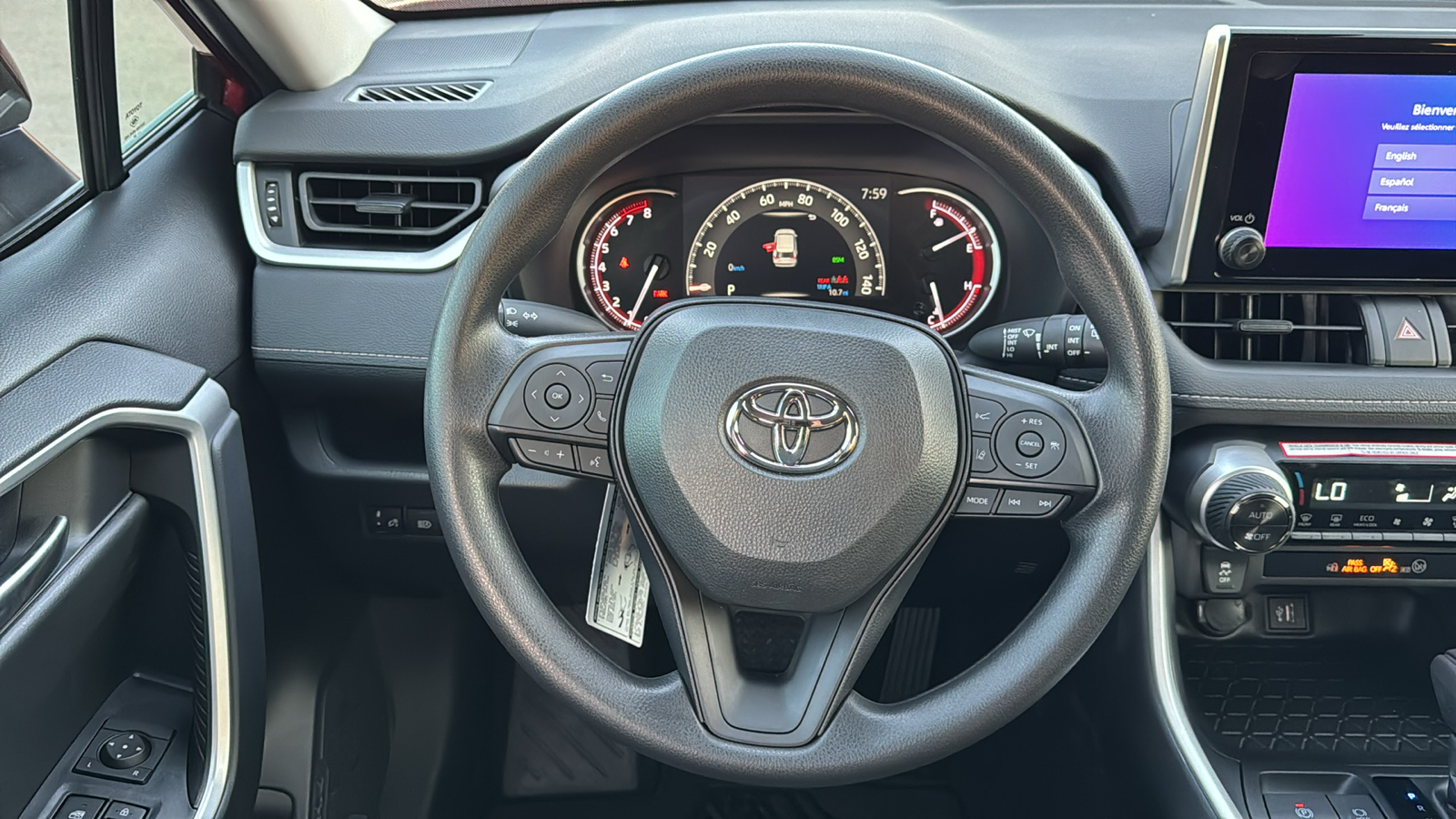 2024 Toyota RAV4 XLE 17