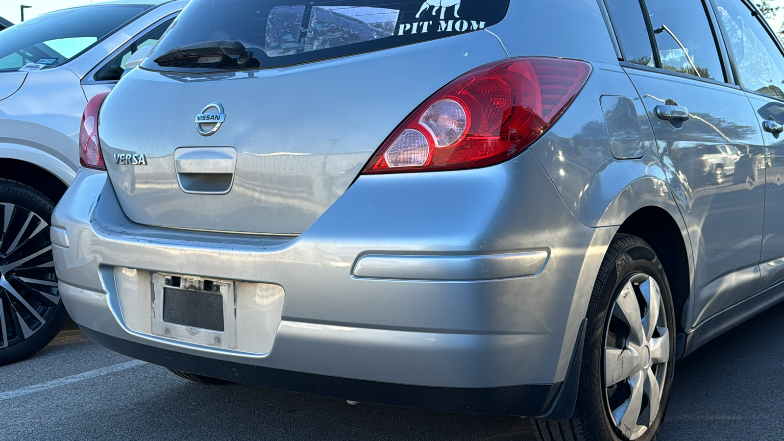 2012 Nissan Versa 1.8 S 8