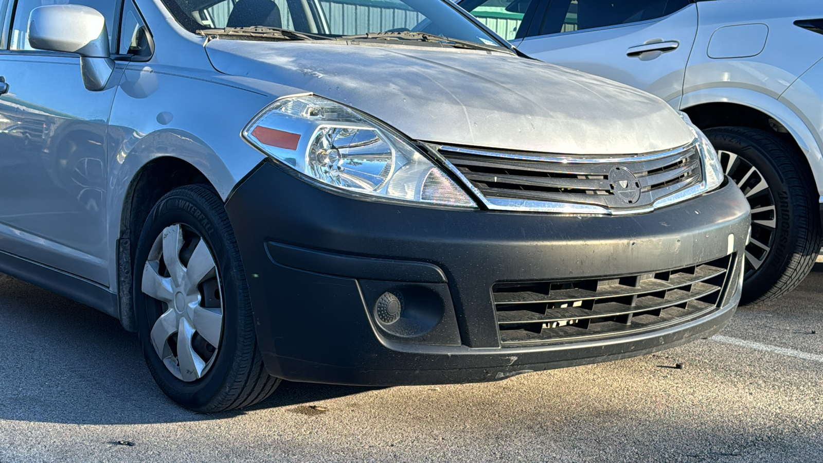 2012 Nissan Versa 1.8 S 9