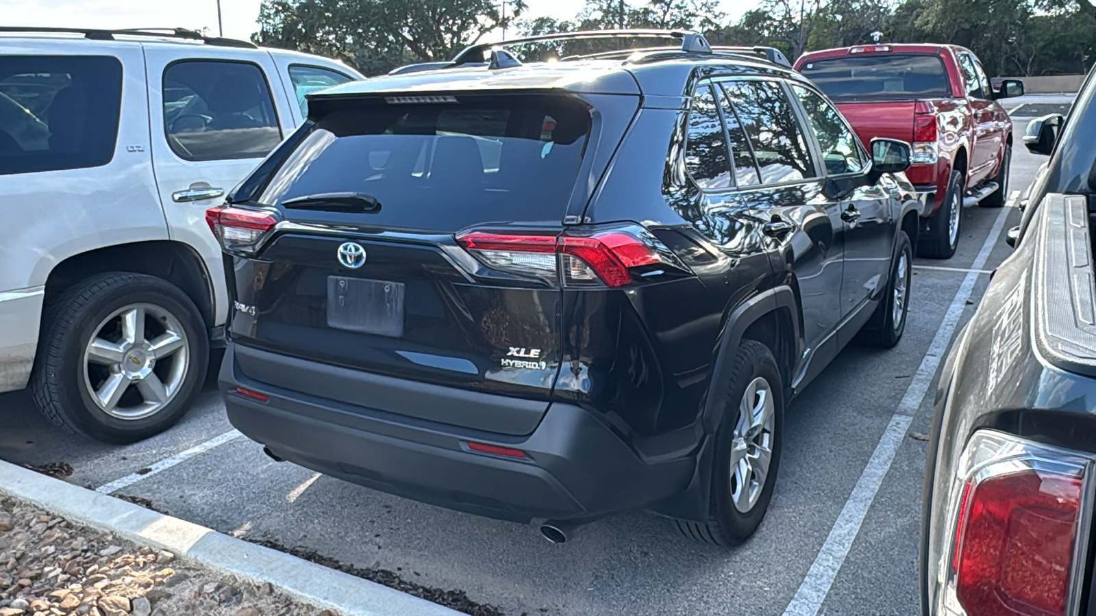 2021 Toyota RAV4 Hybrid XLE 6