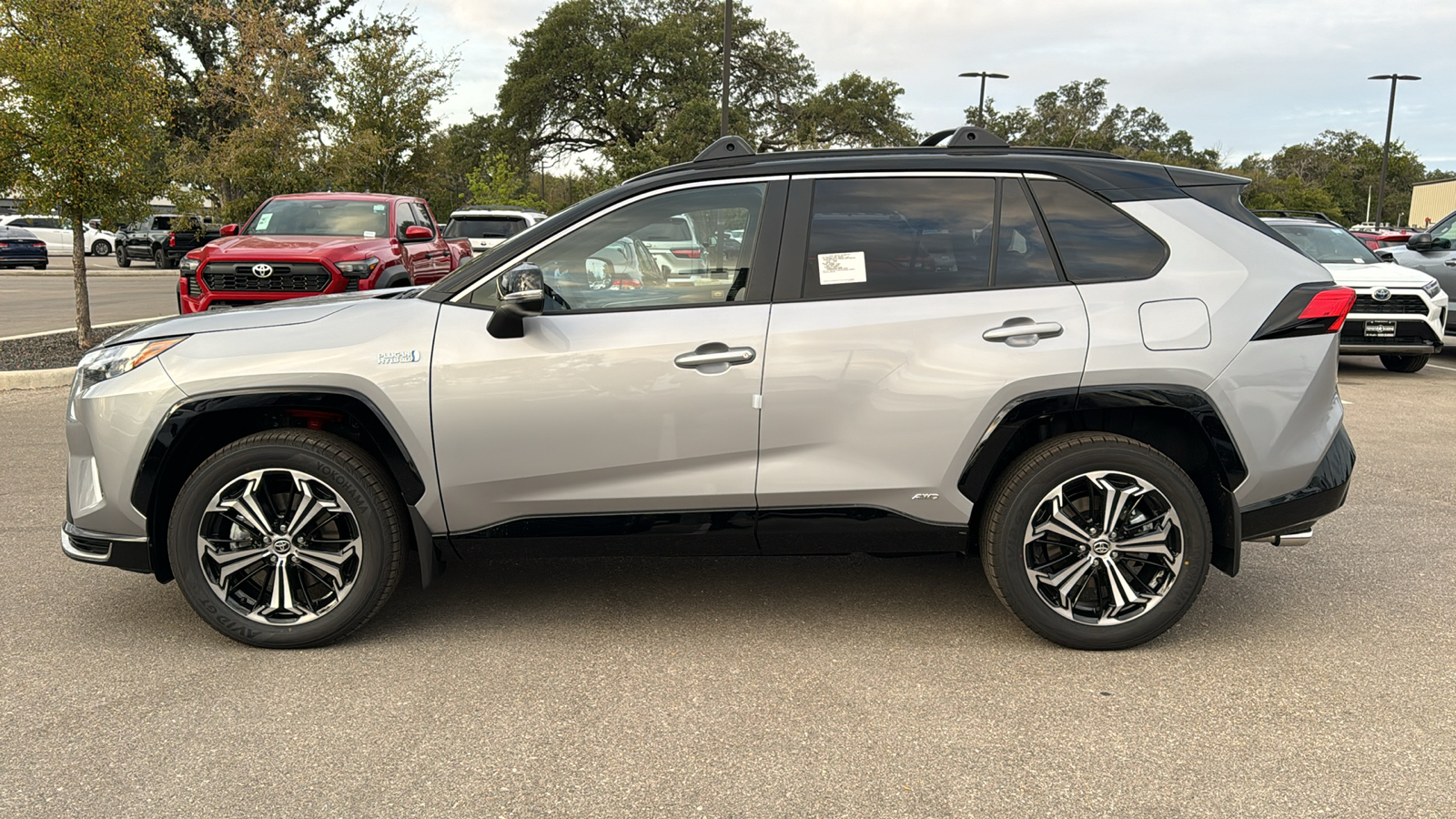 2024 Toyota RAV4 Prime XSE 4