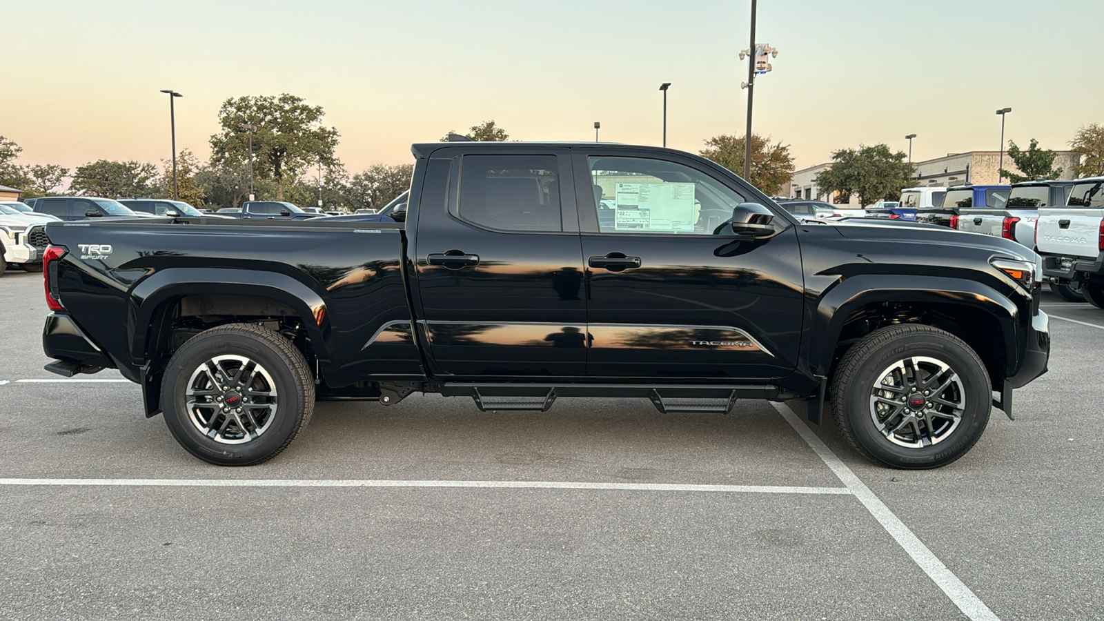 2024 Toyota Tacoma TRD Sport 8