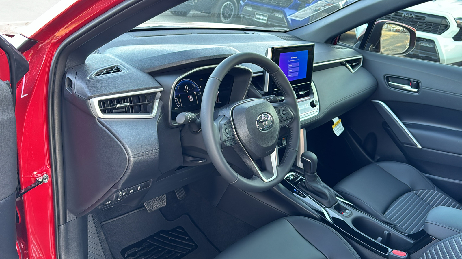 2024 Toyota Corolla Cross Hybrid XSE 12