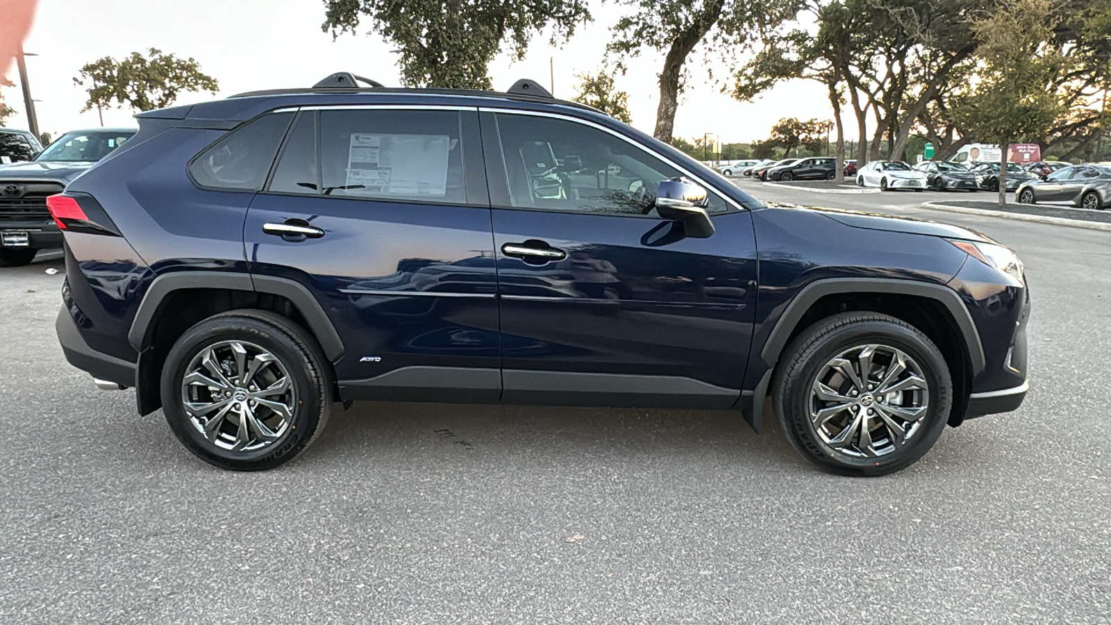 2024 Toyota RAV4 Hybrid Limited 8