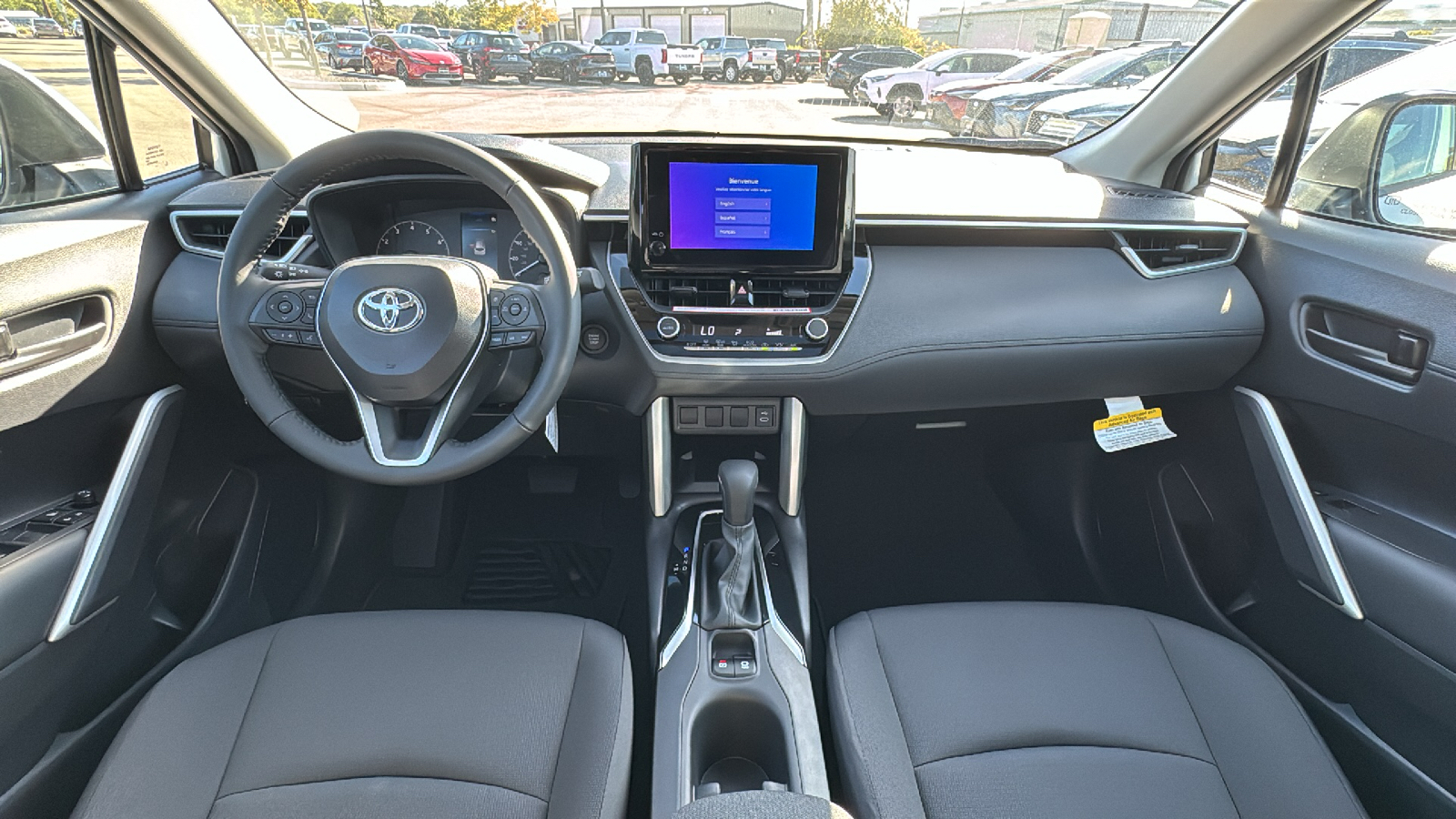 2024 Toyota Corolla Cross LE 16