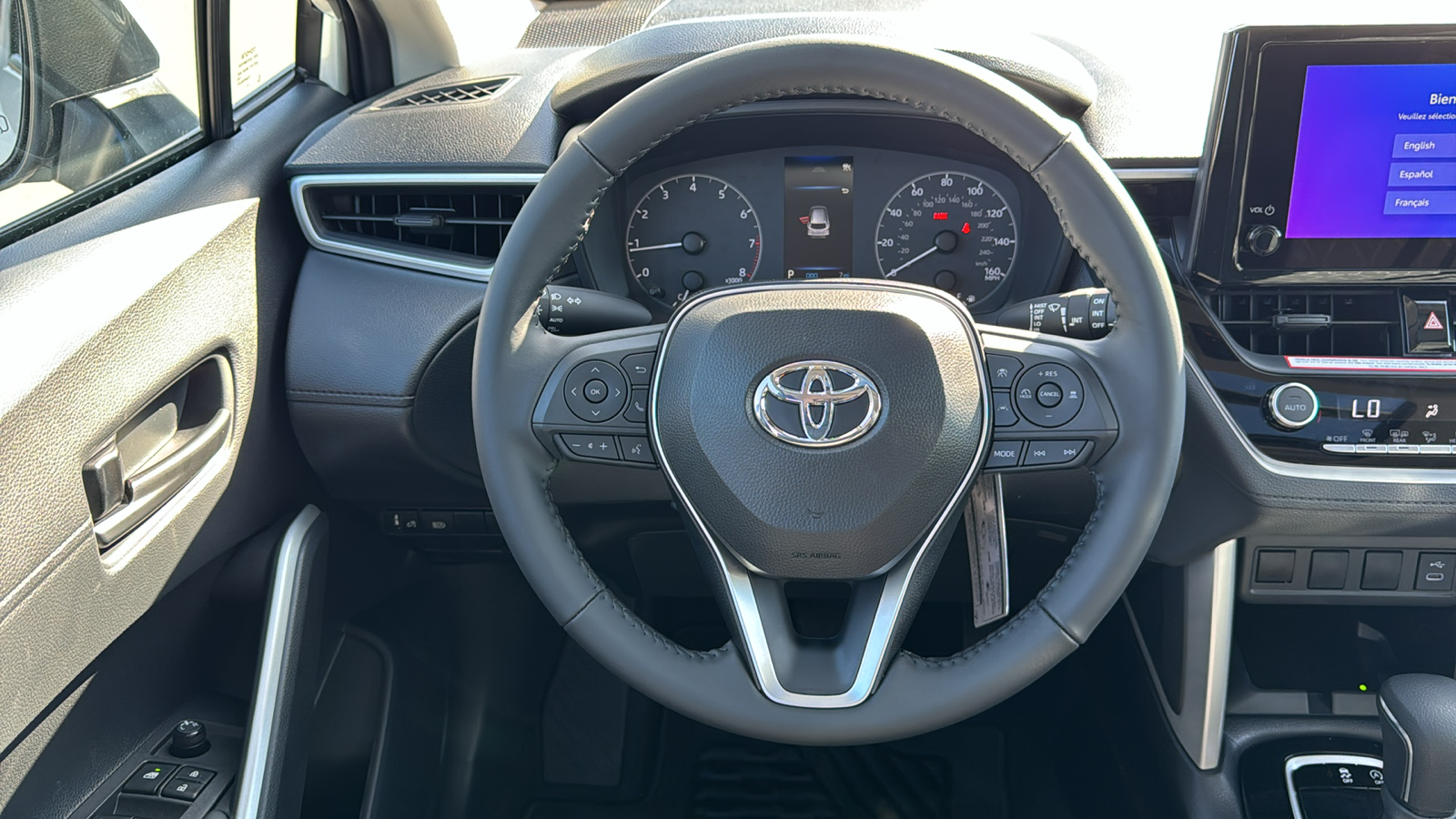 2024 Toyota Corolla Cross LE 17