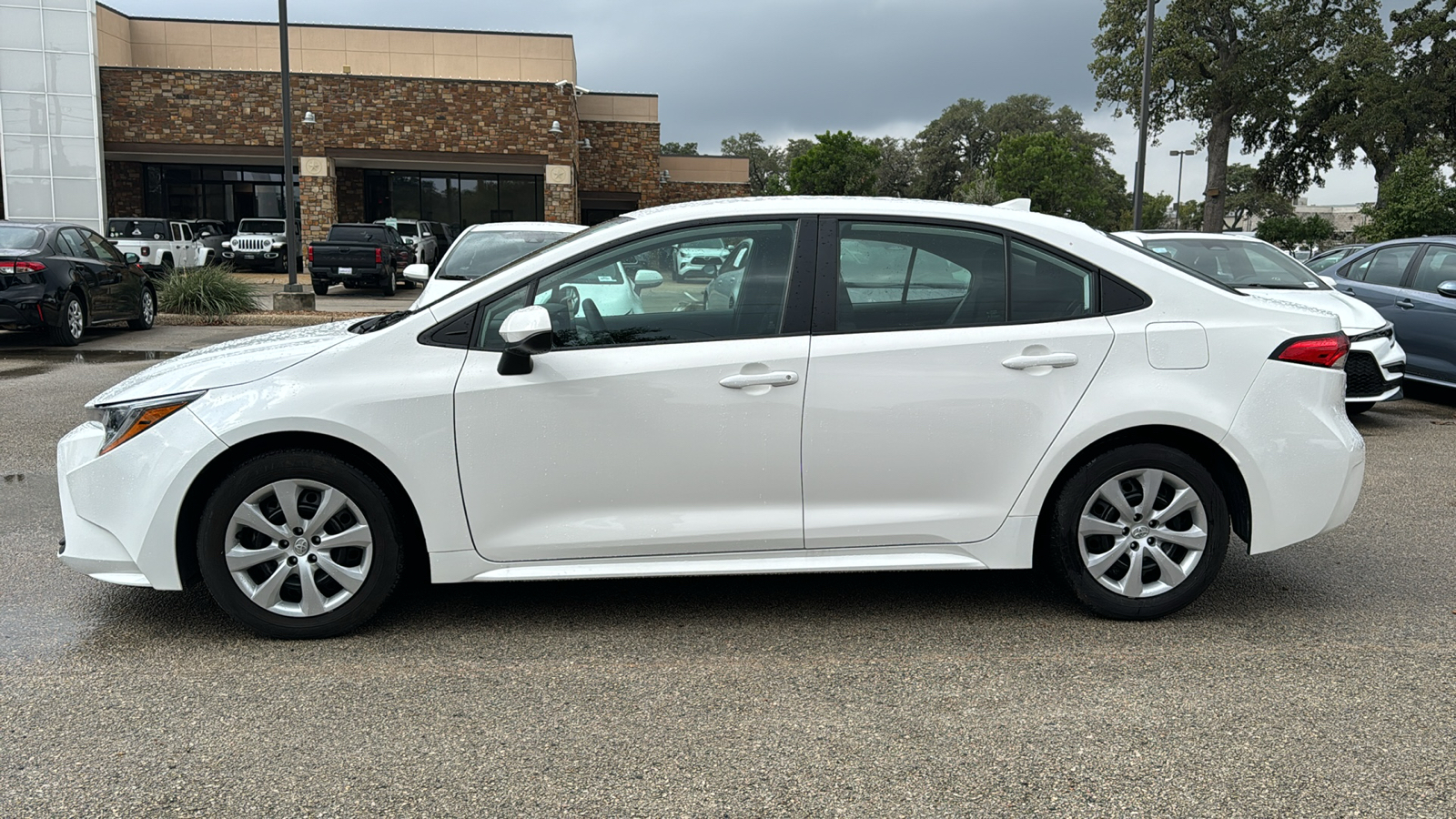 2023 Toyota Corolla LE 4